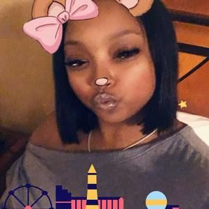 Meet your Posher, Denae